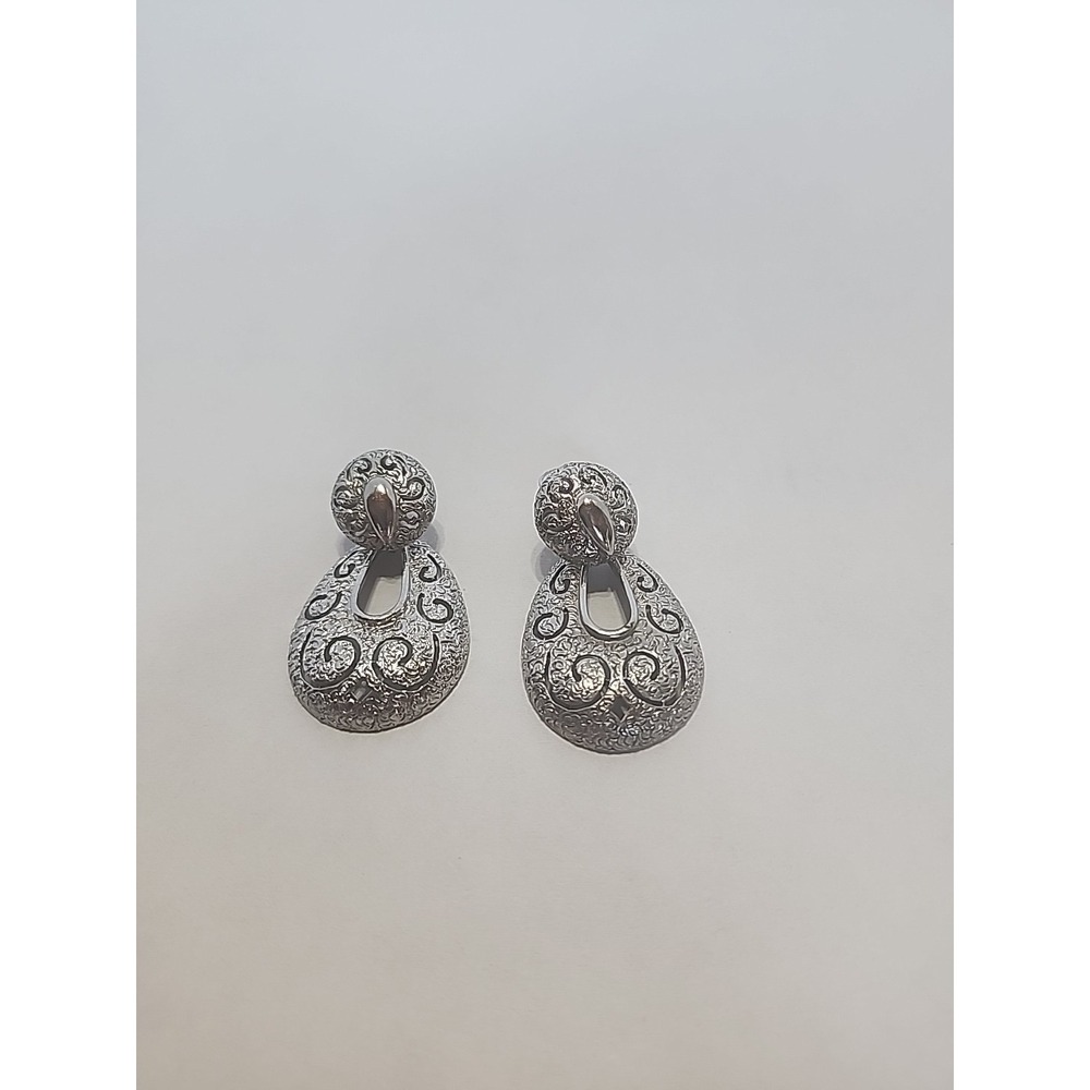 vintage clip on earrings Drop Down